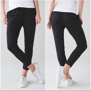 Lululemon jet crop slim pants, size 8